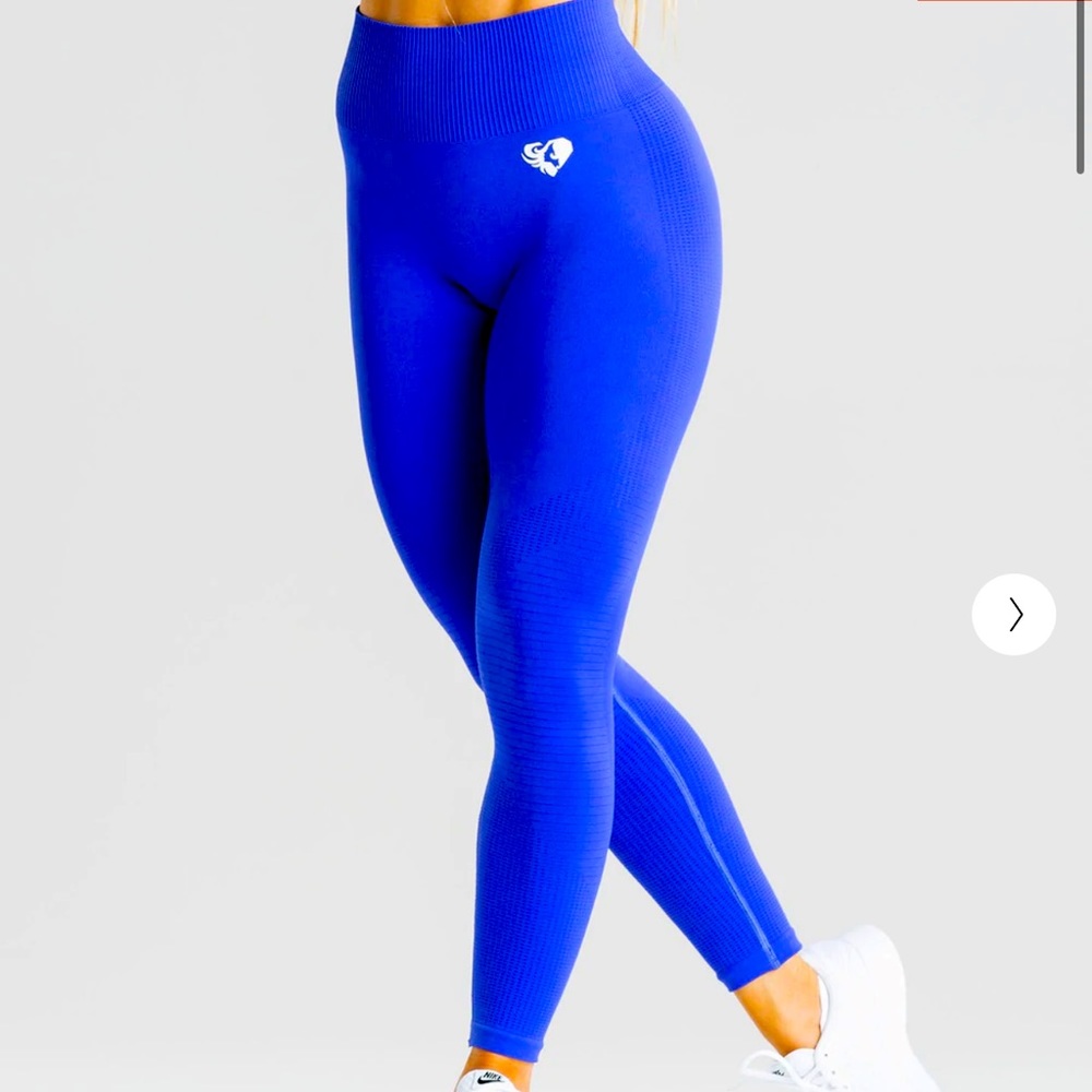 Women's Best Wear
SIZE: Medium 
COLOR: Royal Blue